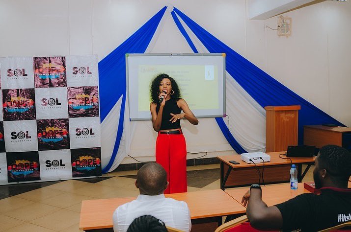solgeneration_'s tweet photo. Scenes from the KU Edition of #TraceInTheCityKe presents #DOPECampusTour masterclass 🔥
@Nanjero_ || @ADELLEO
#solgenerationmusic #SolgenerationDOPE #SolGenerationExcellence https://t.co/ILZjEPoOCl