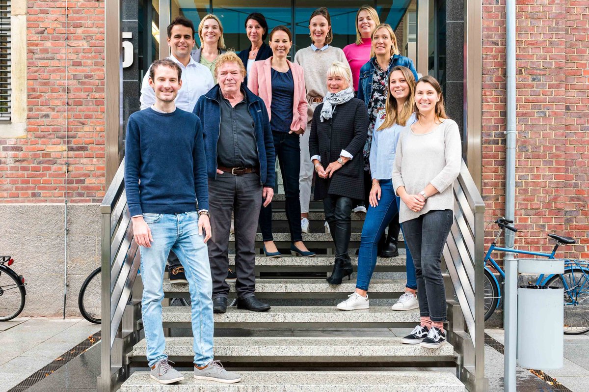 UK_Muenster's tweet photo. Team des Jahres: UKM-Unternehmenskommunikation erhält Preis für herausragende #Kommunikation | #comms #KommunikationVerantworten @bdkom @QuadrigaBerlin 

📌 Hintergründe: https://t.co/kHEv0161JS https://t.co/JQwnhb57oj