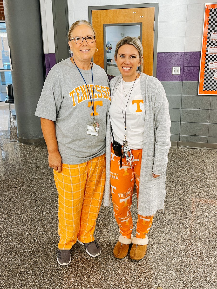 Supporting PHS homecoming and UT football with my friend <a href="/TresaLynne/">Tresa Cummings</a> #phshoco22 #pajamaday 🏈 💜