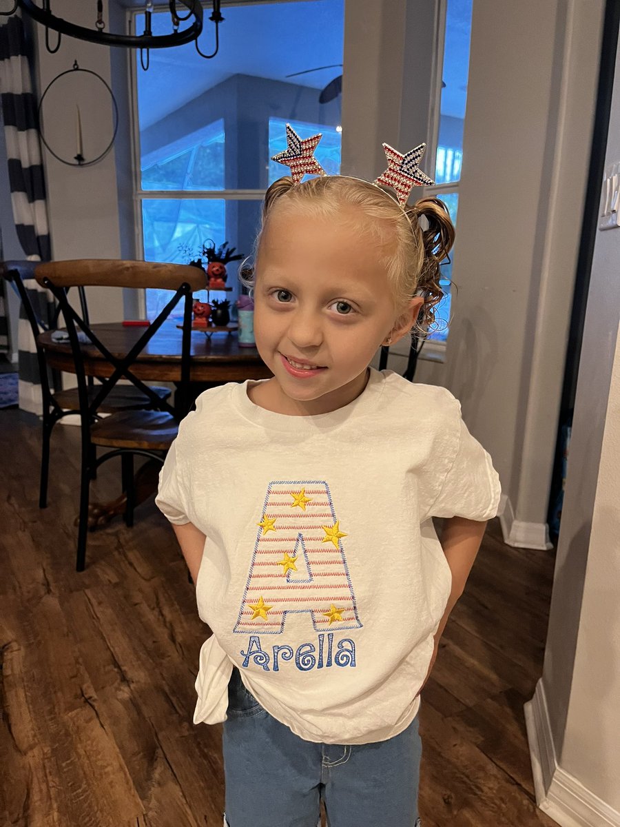 Stars and Stripes for the Simmons ladies. At home and school <a href="/emwhite241/">Emily White</a>, Arella has been learning about being a good citizen. @PascoSocStudies