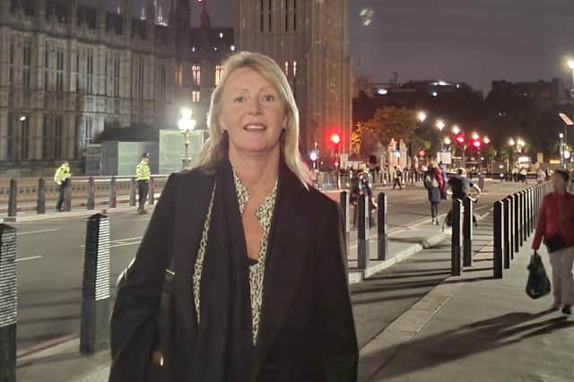"These are memories which will stay with me forever.”

A #HighPeak woman reflects on making the journey to London for the #queensfuneral

buxtonadvertiser.co.uk/news/people/wh…