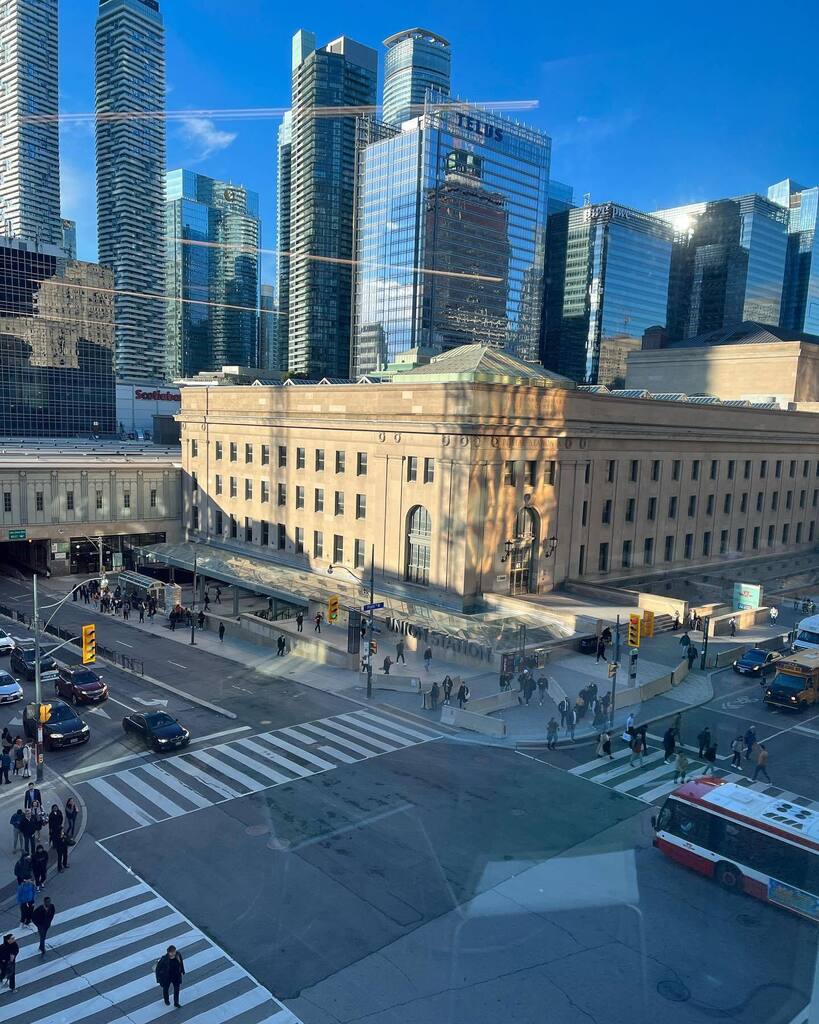 This morning’s office view. #Toronto instagr.am/p/Ci-EpXfOcb9/