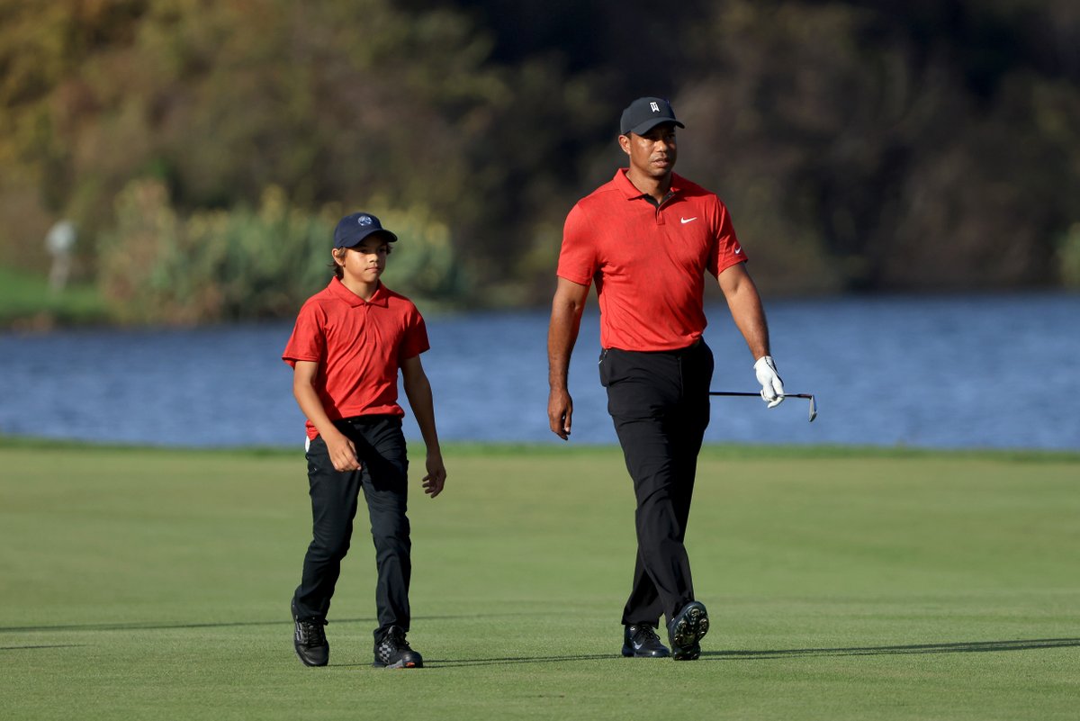 Charlie Woods shot a career-best 68 yesterday at the Junior National Golf Championship

Tiger Woods was his caddy 🙌