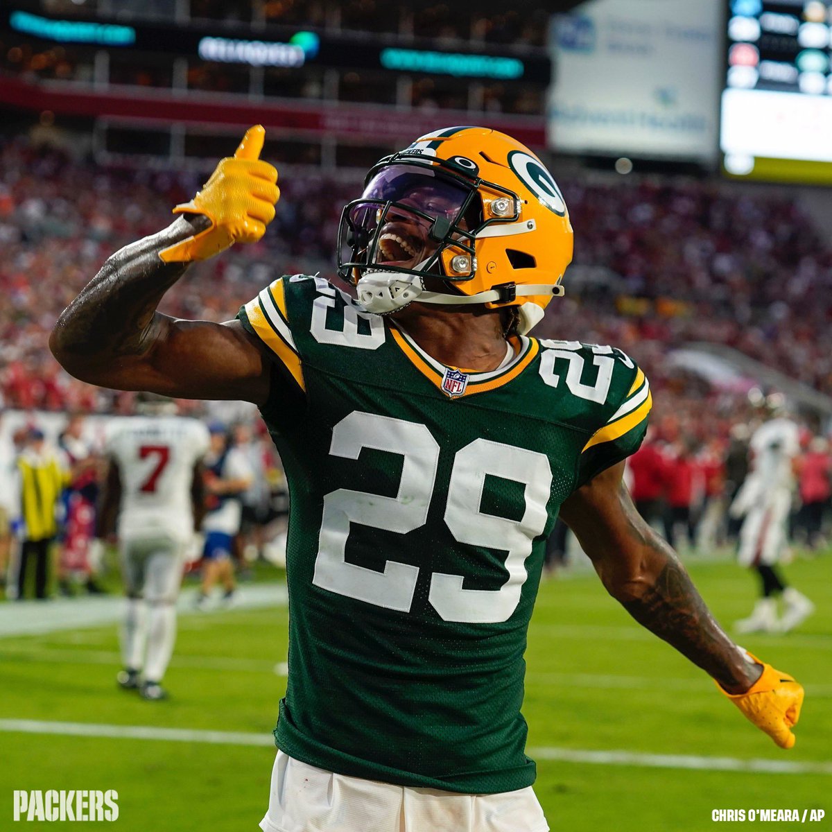 packers's tweet photo. VICTORY MONDAY 👍😆

#GoPackGo https://t.co/eplOTzZ1hS