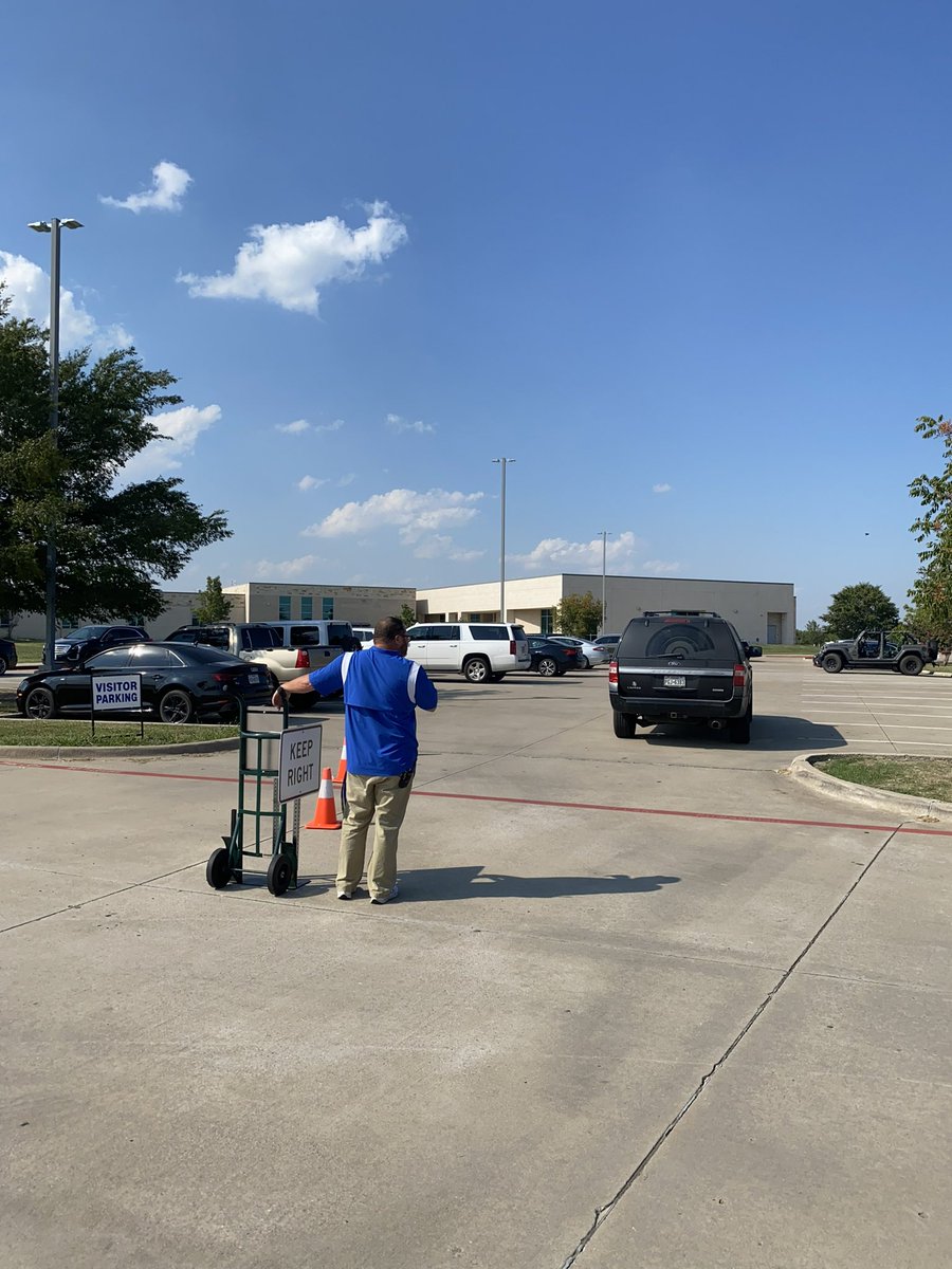 Look at this guy!?!?! Just standing and looking at his phone. You going to do traffic… #mrgunterismybero #mrmitchellneedsahat #whereismrmitchell