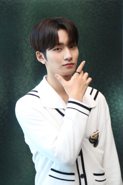 ARFORJEFF's tweet photo. 📷|26092022
جيف من كواليس مقابلتهم لمجلس Dailynews التايلاندية.

#EPEX #이펙스 #JEFF #제프 https://t.co/iYu5ULPAtV