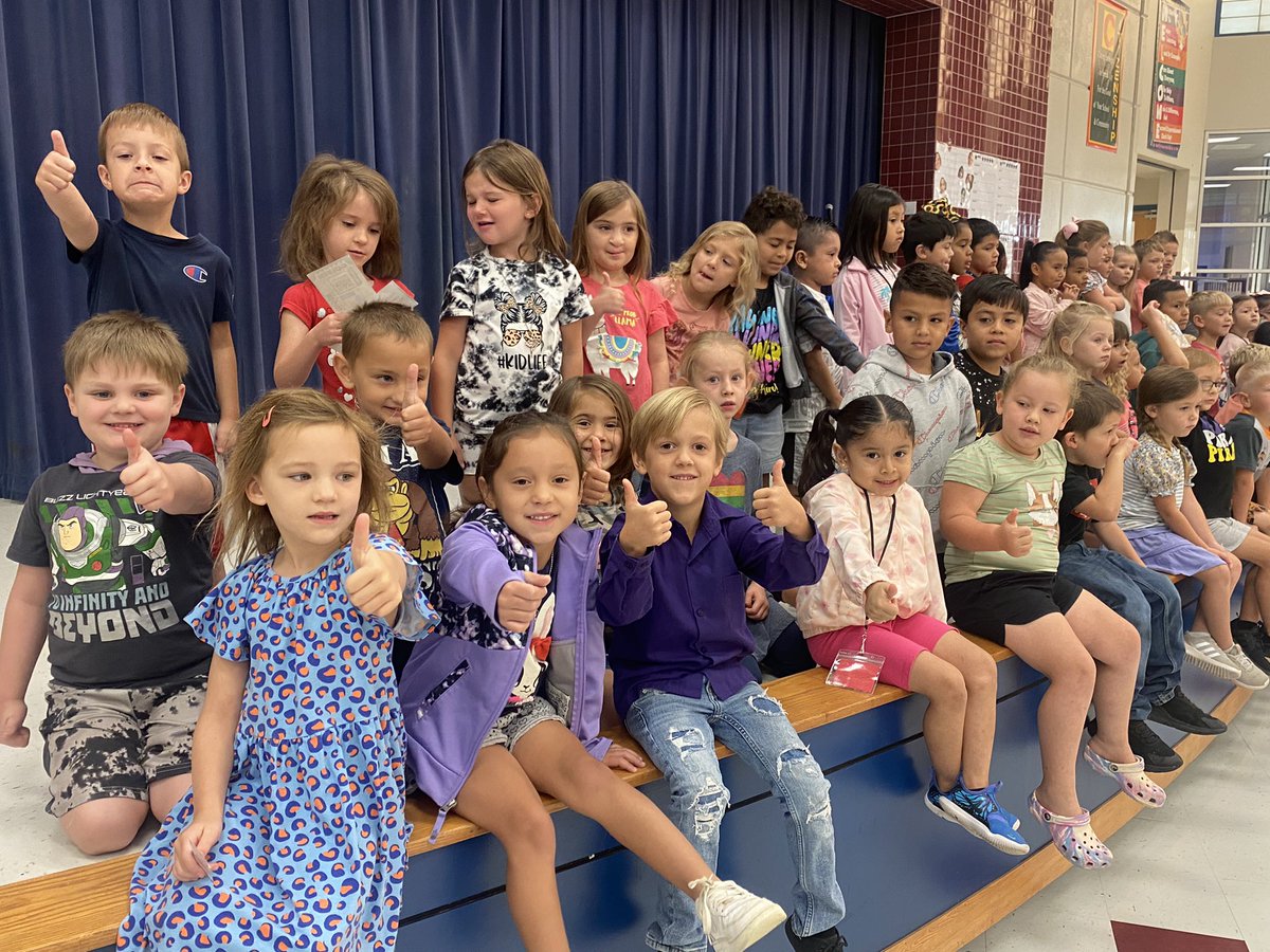 Check out all these Kinder kiddos who had perfect attendance for the 1st six weeks!! They’re so excited for their treasure dig!! 
💜🖤🏴‍☠️💯