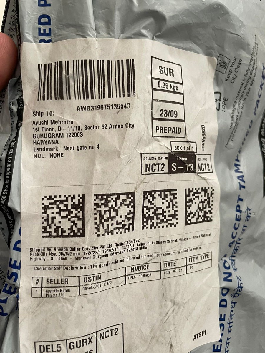 ArpitMehrotra01's tweet photo. Get ready for a scam in #AmazonGreatIndianFestival
I ordered for apple watch and got a NOISE watch delivered by @amazonIN 
After complaint they tell me to call back after 3 days for status! This is their customer service. They will not call back even to tell you the report #scam https://t.co/vWyWmtJE8D