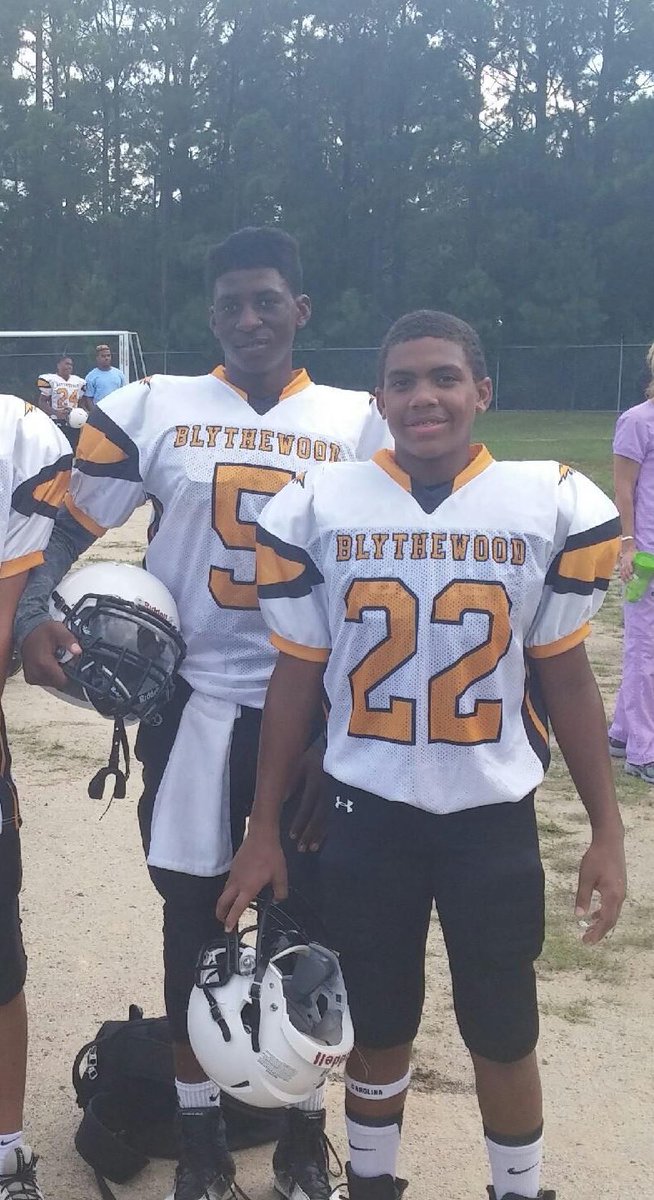 _dkickz's tweet photo. Happy Bornday My Brother!💰 It really ain’t been the same for a lot of us since you been gone but you know we adjusted. Our promises are kept with me & will never be broken. I Love You❤️
#big21🥳
#LLUNO🤞🏽 https://t.co/Oh1pMr9cRg