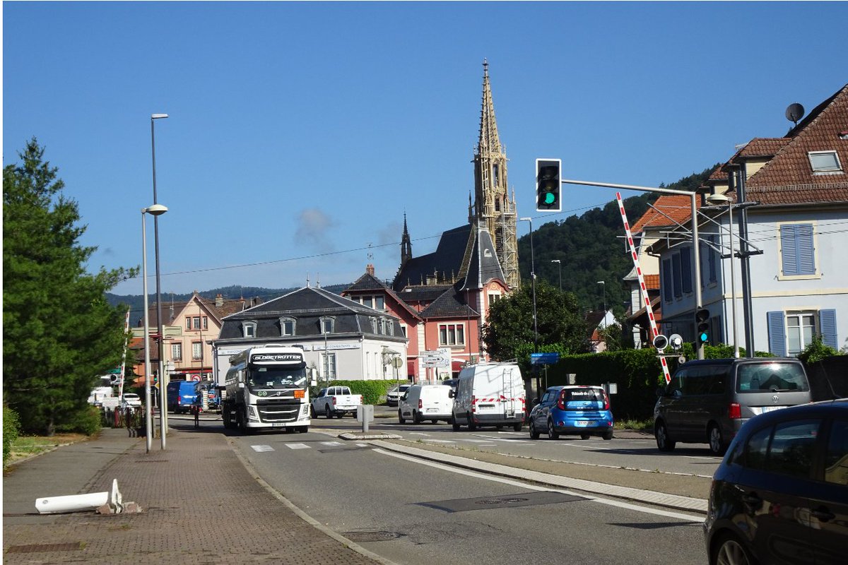 #InforouteAlsace Lancement d'une concertation publique 🚧 sur la sécurisation du passage à niveau n°22 à #Thann : 2 projets en lice, votre avis compte ! 
✅ Jusqu'au lundi 31 octobre 2022, donnez votre avis : alsace.eu/actualites/con…