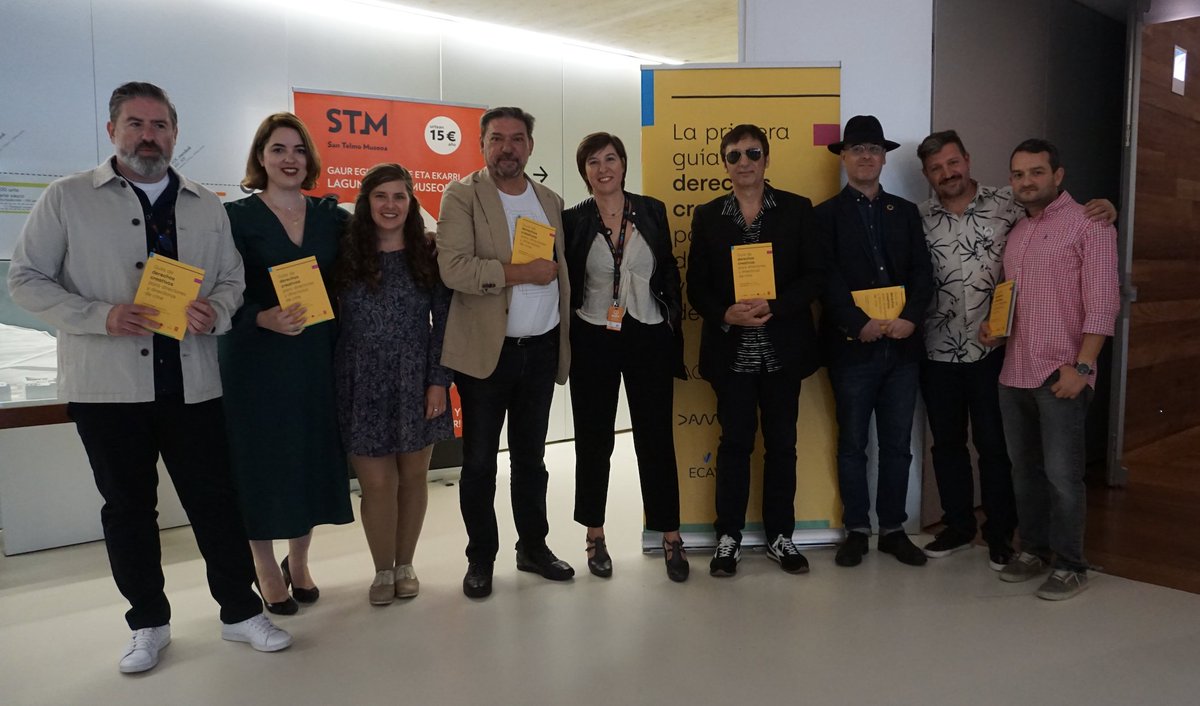carolbutron_'s tweet image. Este viernes estuvimos presentando en @sansebastianfes, la primera Guía de derechos creativos para directores/as de España, producida por @acciondirectorx, patrocinada por  @SgaeAudiovisual, @DAMAUTOR, @film_madrid @ComunidadMadrid y la #ECAV.
Escrita por Cristina Gadea y por mí