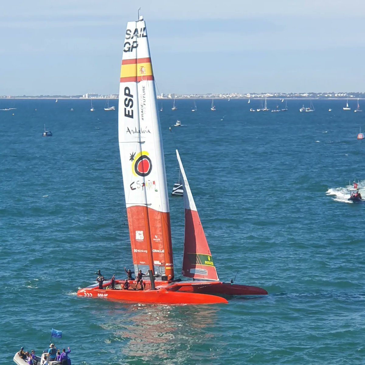 Gracias equipo
Gracias <a href="/imdcadiz/">imdcadiz</a> 
Gracias #Cádiz 
Gracias <a href="/SailGPESP/">Spain SailGP Team</a> <a href="/SailGP/">SailGP</a>
Un año de trabajo hay tras estas imágenes, un año que ha posibilitado que se repitan dos años más (como mínimo).
Gracias