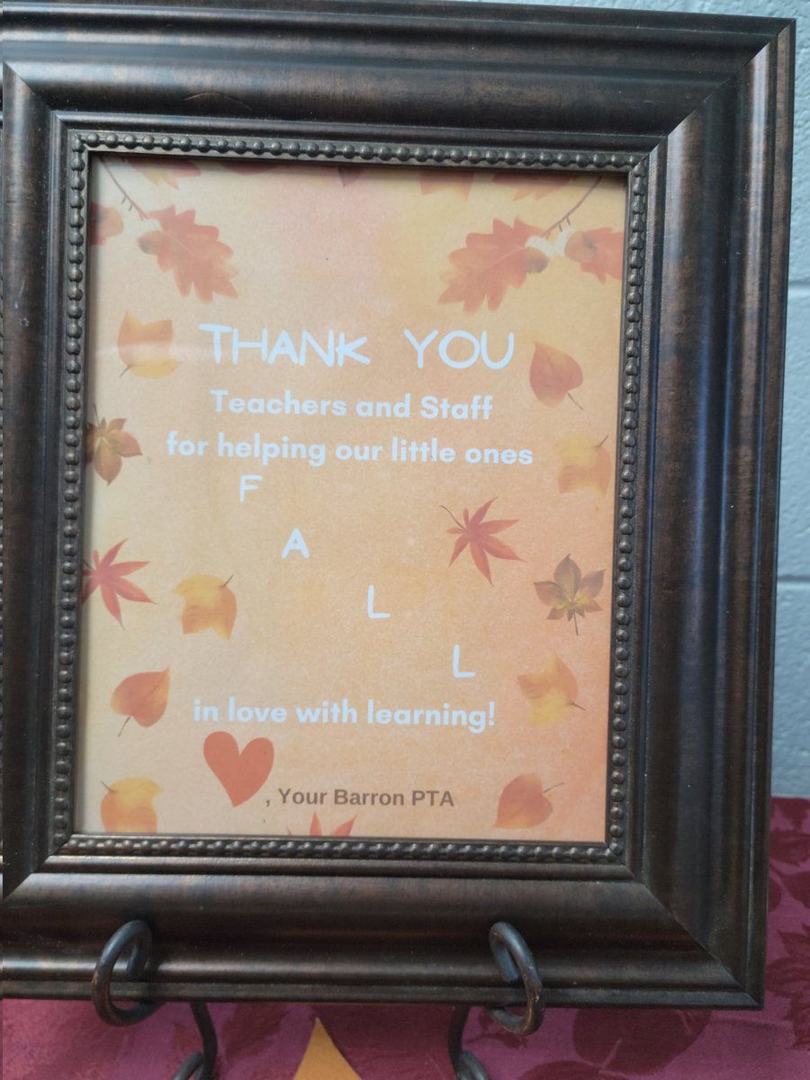 awsumeducator's tweet image. What a way to start a week! Thanks to the Barron Village PTA, for our morning munchies! As always, we truly appreciate you 💙 @LWyattHCS, @mrsclements2u, @HamptonCSchools