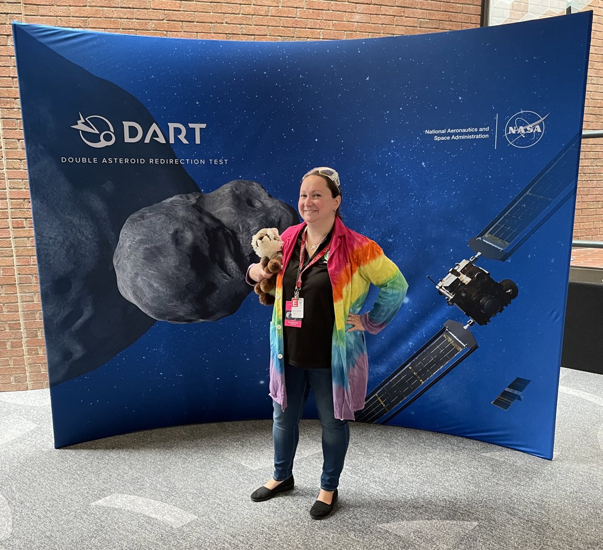 correllscience's tweet photo. I’m here! I’m here! 🤩🚀 #DARTMission @NASASocial @JHUAPL #FCPS1Blastoff

And…I brought the friend  #minicorrellscience snuck into my car last night! 🦝 https://t.co/yczmjvsT5T