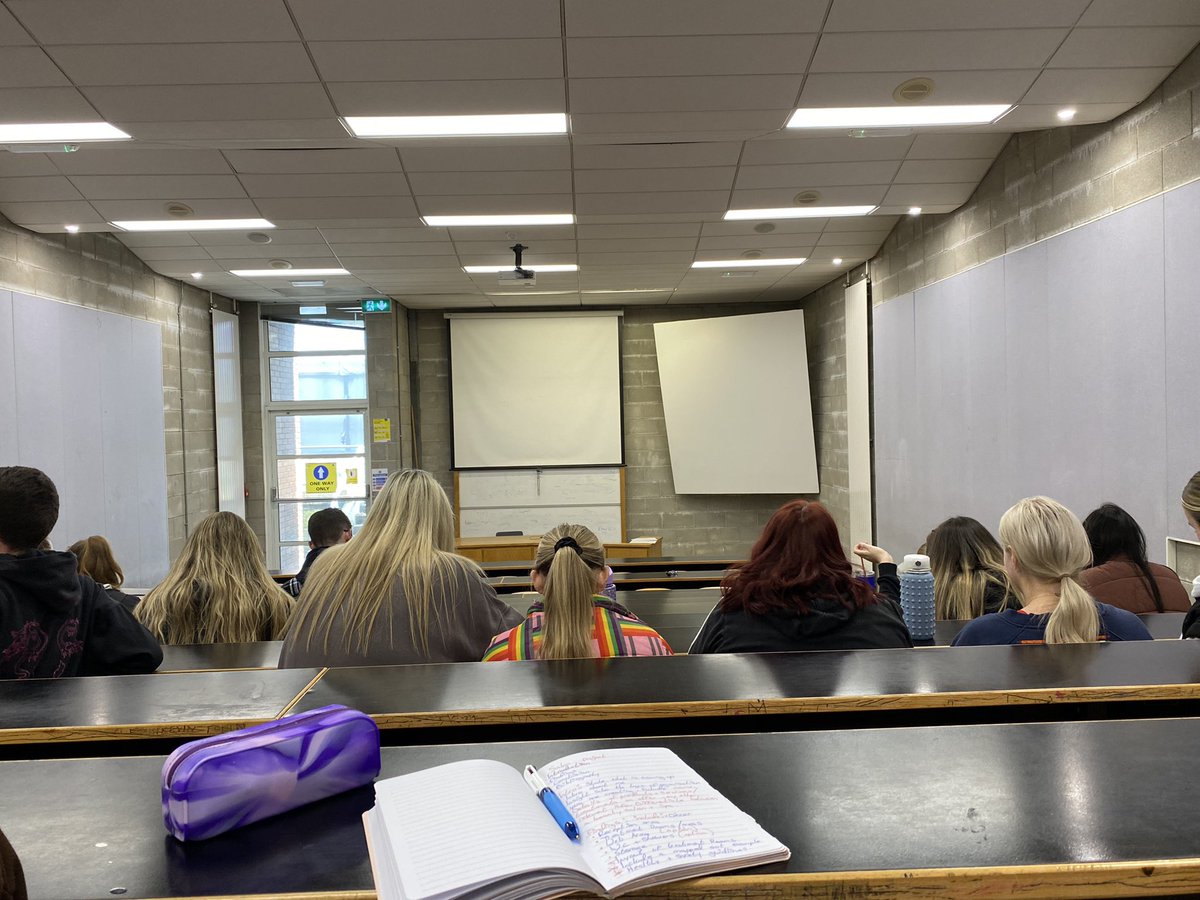 evanna_ryan's tweet photo. Another day at the office here for us beauty students 📚 @TUS_Midwest #beautyspatus @MajellaGolden https://t.co/XyrP33Ovuu