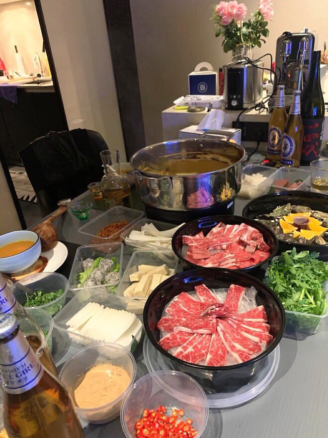 ll24013177's tweet photo. 人生之性事，知己，三倆好友偶尔聚聚。谈谈生活，聊聊压力。吃吃喝喝，然后各自生活！ https://t.co/3dpUNtJsCg