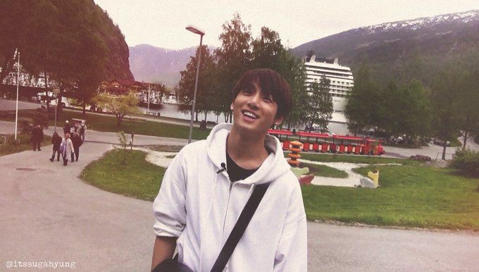 GalleryTithis's tweet photo. @Jungkoo_gugkk I love your smile jk😁 https://t.co/jbtpw9bxrv