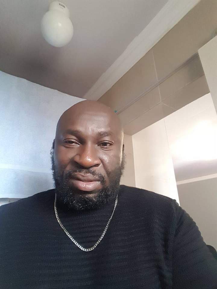 Please dont stop Retweeting this guy Picture until he is arrested His doing Human trafficking at Menlyn Mall 
Gwede Mantashe Musa Sepedi #CosatuNationalCongress2022 #COSATU Tshwane Loveline Karyn Mamkhize #Mamkhize Zuma Ceejay Pitso Ramaphosa Malema EFF Doctor Khumalo