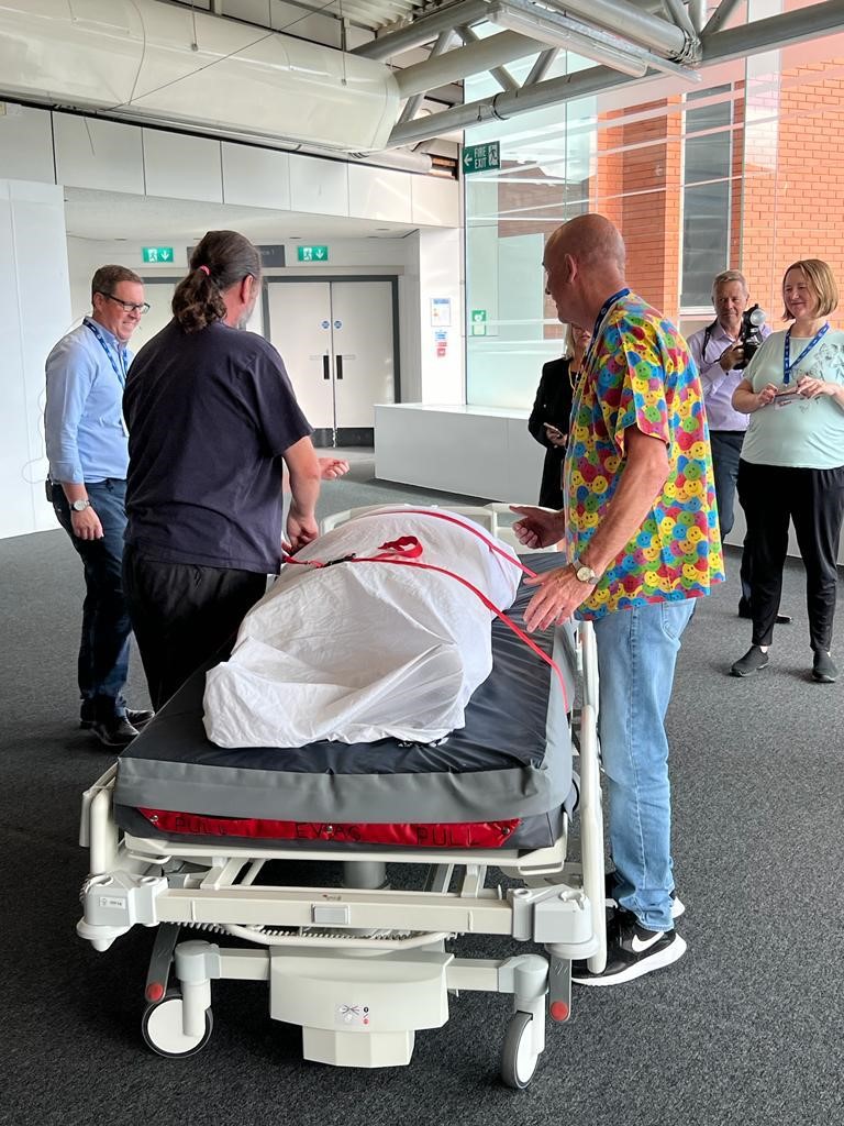 LINET_UK's tweet photo. Workshop Complete! Great session by James Smith. M&amp;H Practitioner from @EKHUFT &amp; his 'An exploration of safe manual handling when evacuating patients within the Acute environment in the event of an emergency.' @nbetoday  #Innovations #MedEd #NHS #fire #evacuation #hospitals https://t.co/YewH2CZqVL