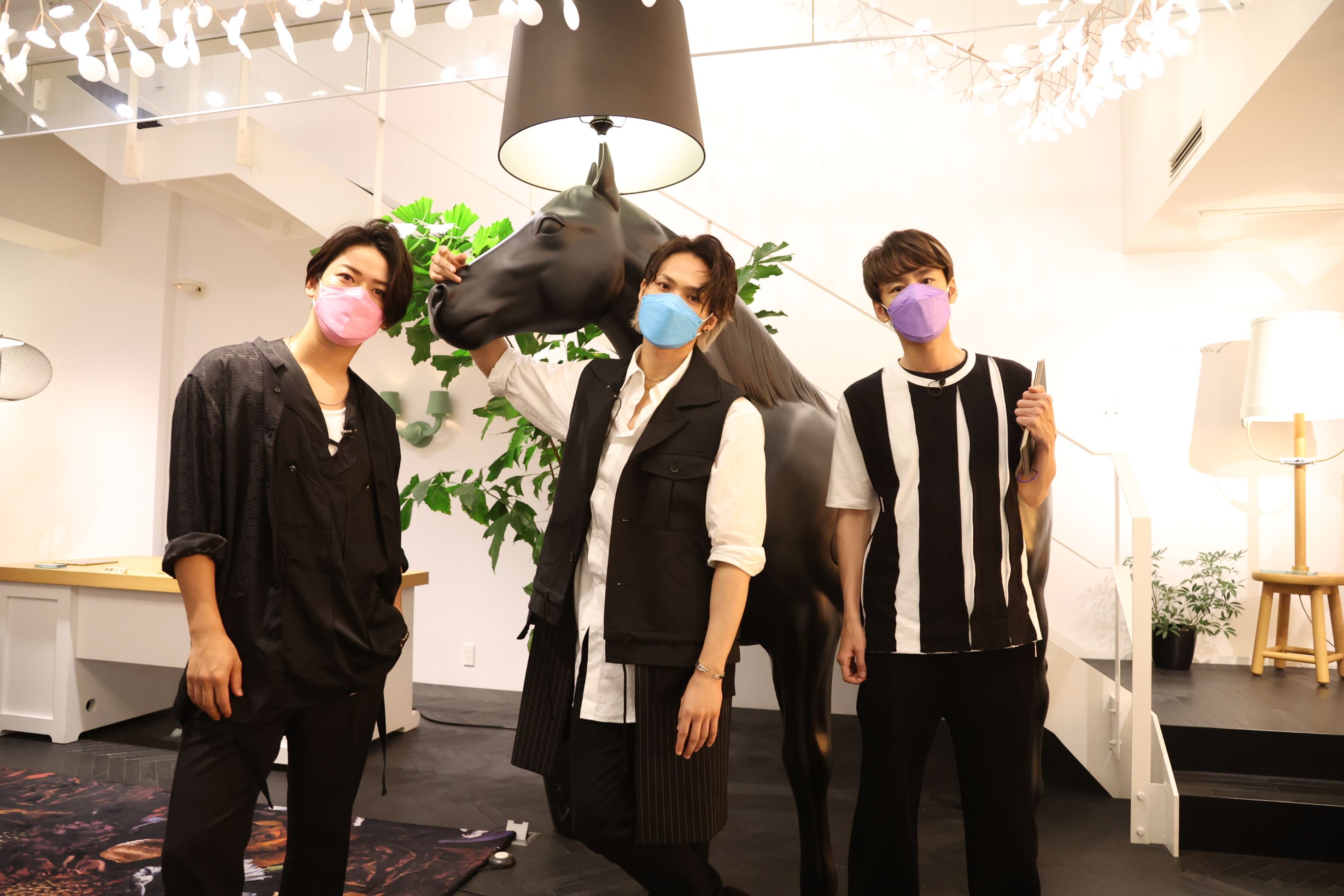 FdlZ4asagAATr5p?format=jpg&name=4096x409