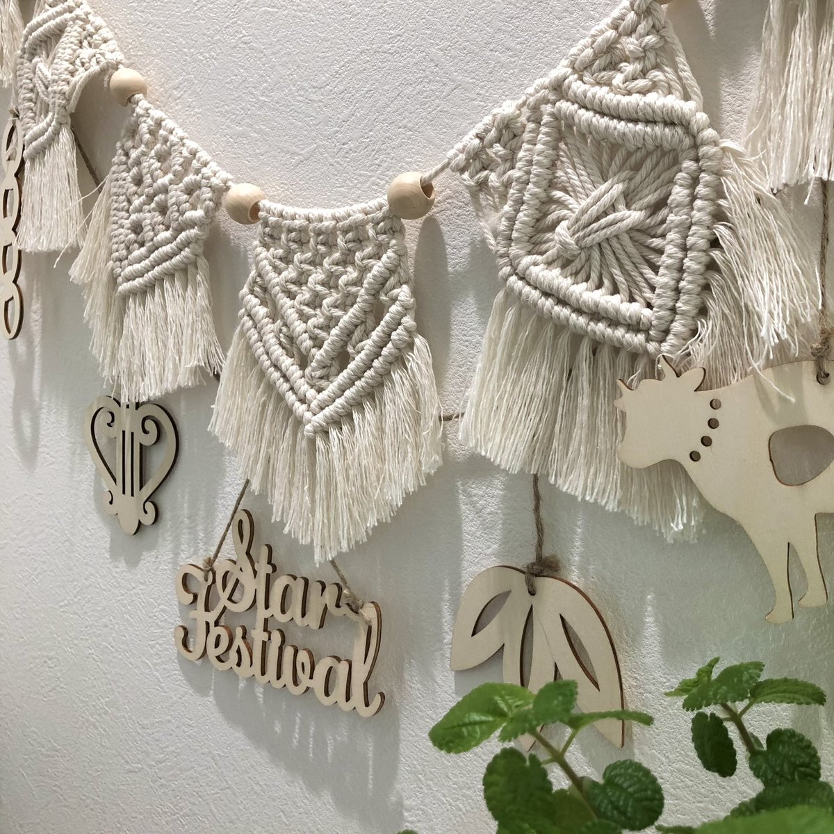 917Macrame's tweet photo. Macrame Garland ★
.
3coinsの七夕ガーランドと一緒に⭐️
.
 #macrame 
 #garland 
 #マクラメガーランド 
 #七夕飾り 
 #3coins 
 #スリコ 
 #starfestival https://t.co/sLqb6LQZJs
