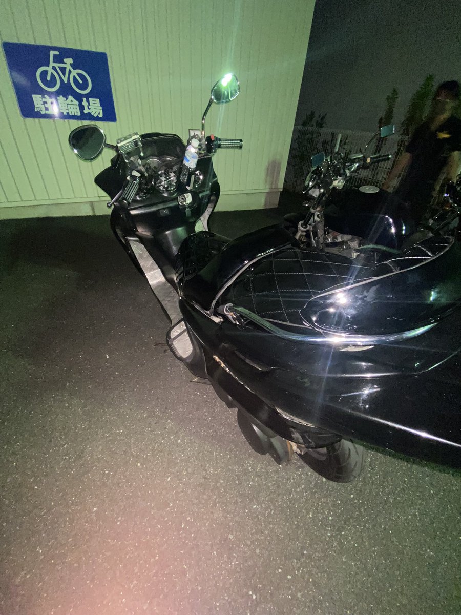 kazuki___98's tweet photo. たかがマジェですが
パクられました
滋賀方面の17の小僧です
黒髪短髪
このナンバーの黒マジェ見かけたら
教えてください
まさかこんなボロいのパクるとは🤷‍♂️
LED、スピーカー特徴です
対策してない自分も悪いけど
盗むのはやっぱちゃうくない？笑🙅🏻‍♂️

すいません…お願いします…🙇‍♂️ https://t.co/e6EAQvSzyX