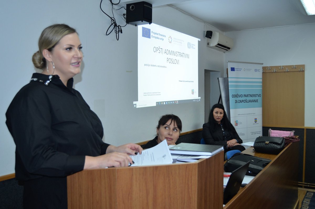 razvojna_Eda's tweet photo. In @OpstinaPrnjavor, free #training for the unemployed in accounting and digital marketing have started. There is great interest in the training: https://t.co/5C5pMB0KA9. @eubih @ilo @LEPSupport #LPZPrnjavor #LEPII https://t.co/py0ZvzCrRN