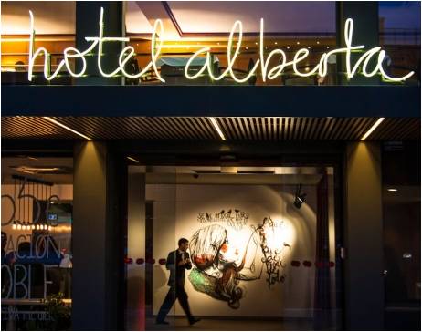 Sisimtel's tweet photo. https://t.co/6NsEuoMICz Iluminación de la entrada y las habitaciones de un hotel en Barcelona https://t.co/FKpvVeqxXs Ilumina Inteligente https://t.co/TebXJmDUTc