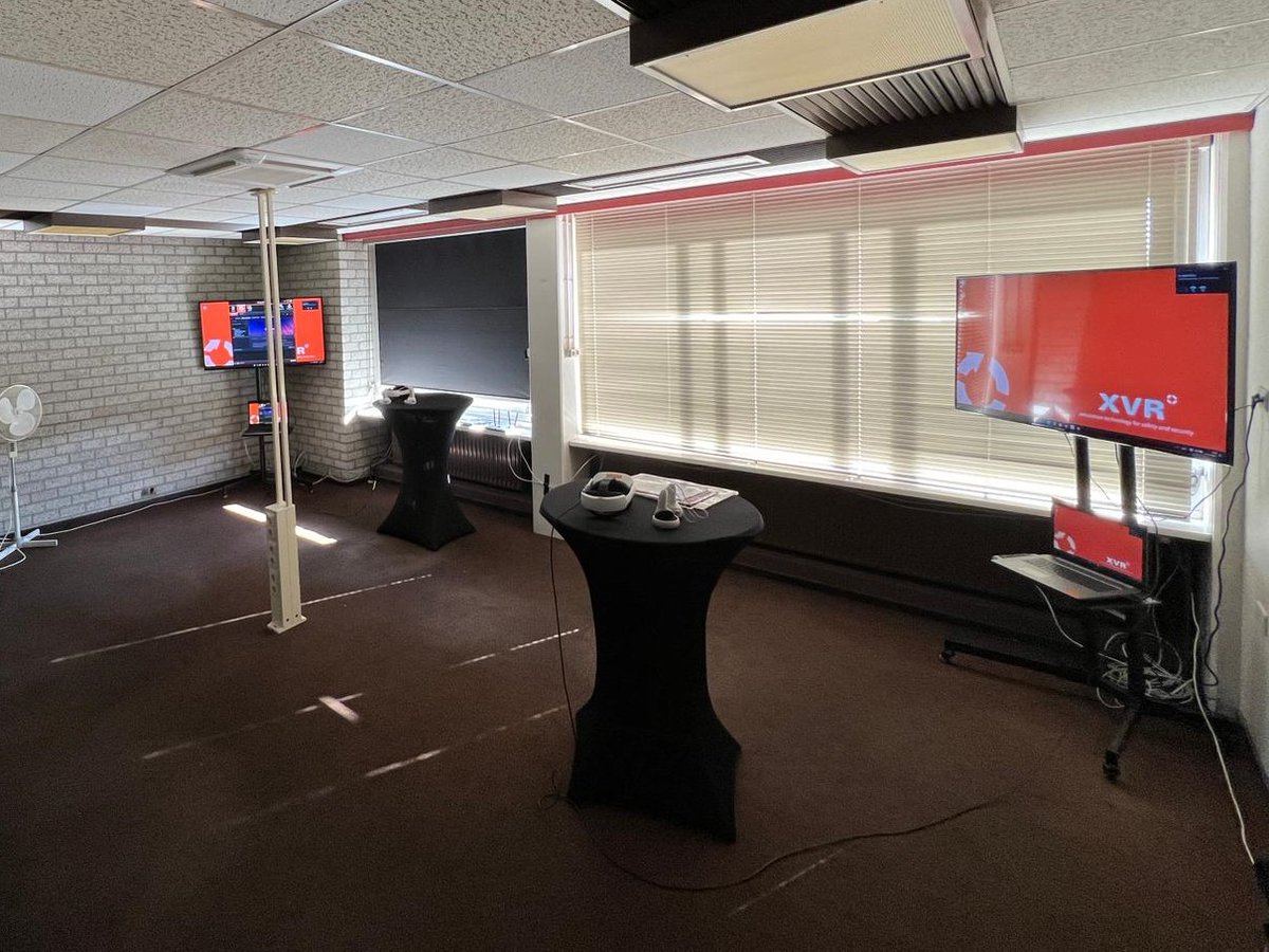 De bevelvoerders trainingsweken zijn weer van start voor Groningen Drenthe en Fryslân. Dit jaar worden ze in Groningen gehouden ( Foxhol en Hoogezand).

We hopen dat het weer een uitdagende en leerzame dag wordt voor iedereen. Allen veel succes

Foto tijdens het opbouwen.