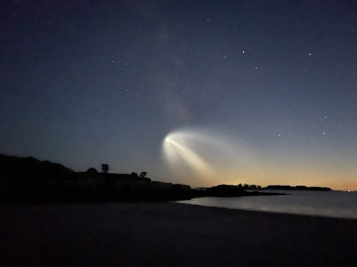 View of #Falcon9 launch from Cape Elizabeth, Maine on Friday night…<a href="/SpaceX/">SpaceX</a> #SpaceX <a href="/elonmusk/">Elon Musk</a>