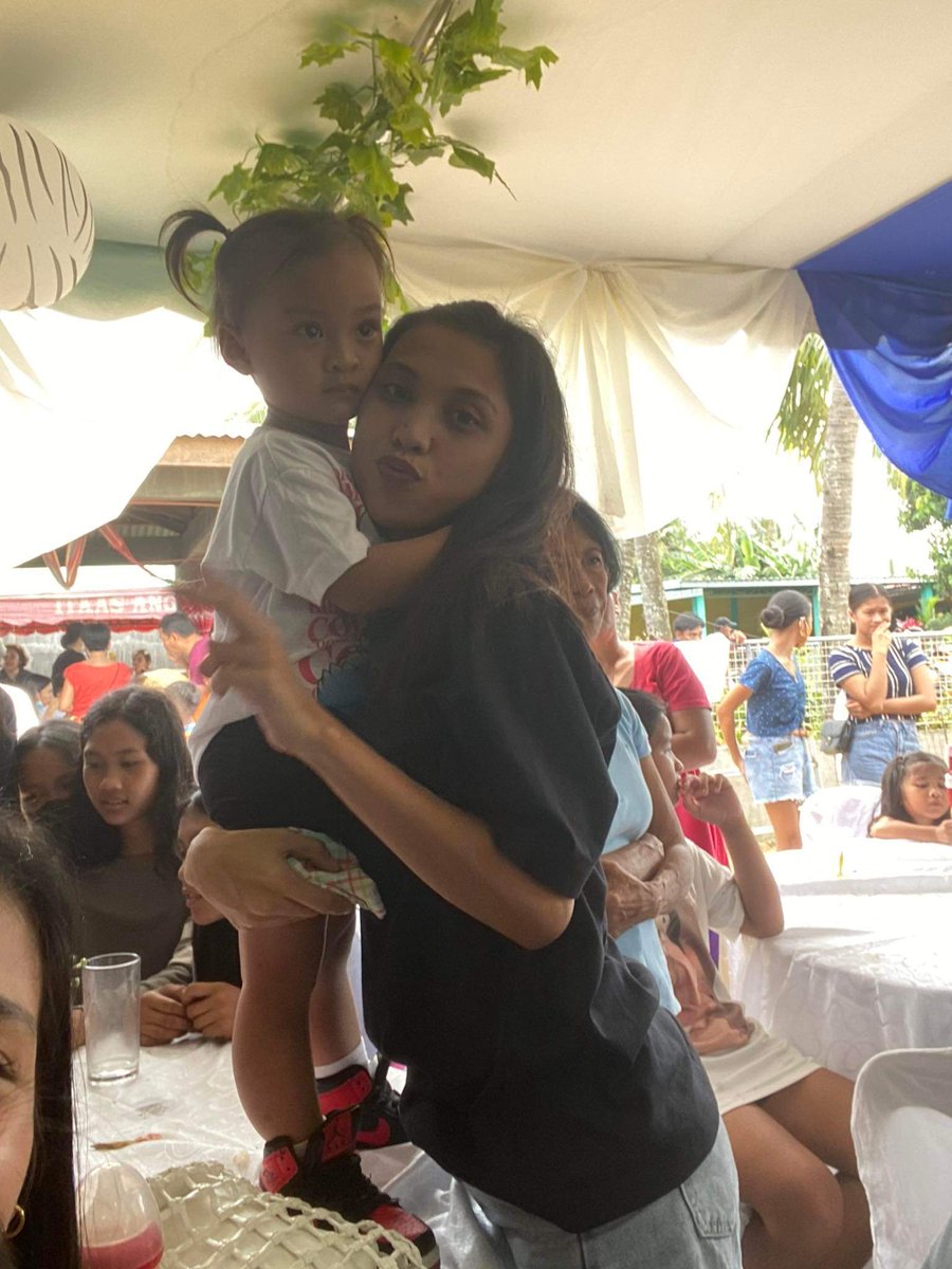 AirahR2's tweet photo. Mahal na mahal ka ni mama 😘 https://t.co/MLybXS2YtY