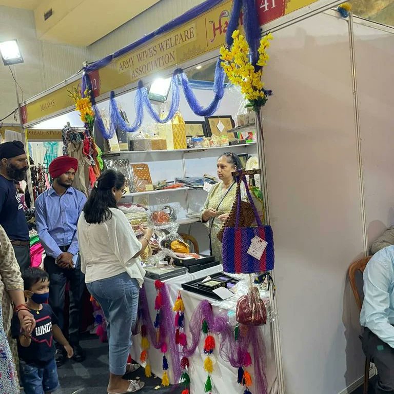 easterncomd's tweet photo. #Wecare #AWWA
In an endeavor to showcase the skill and potential of our members, #EasternComd setup a stall at 4-day exhibition #TheHaat #IceSkatingRink in Kolkata. Products from all ASTC's/VTCs in EC.Interest shown by the locals was extremely encouraging. https://t.co/bqKalMLm0S