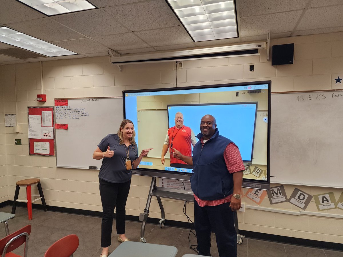 TechyBecky7's tweet image. So much excitement happening with our @ViewSonicEDU_US @myviewboard today! @SDIRCTech is getting them ready quickly for @VBHSNation teachers! We cannot wait to see all the amazing learning and teaching with them! #SDIRCStrongerTogether #SPARK_IT #viewsoniceducation