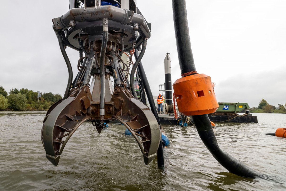 🎊 Recent ontvingen we van TÜV Nederland een uitbreiding op ons CS-OOO certificaat. Dit betekent dat Martens en Van Oord nu bevoegd is om het volledige opsporingsproces rondom Ontplofbare Oorlogsresten van A tot Z te begeleiden (deelgebied A &amp; B). 👉 bit.ly/opsporen-ontpl…