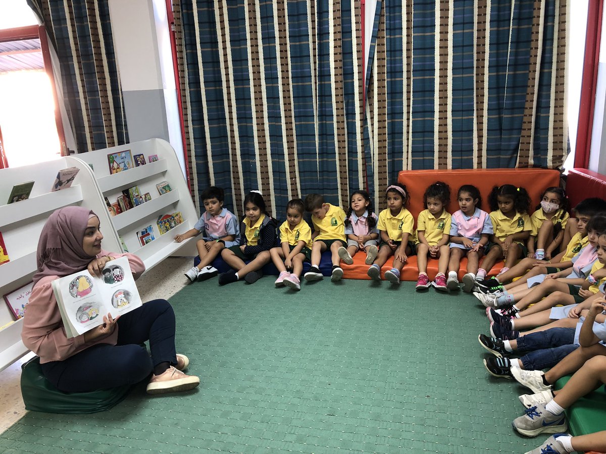 Darineyassine's tweet photo. During our library session today , KG3”C” learners listened attentively &amp; excitedly to the story “Miss  Nelson is missing” #Story_time  #Listening_Speaking #Classroom_Agreements @Hhhsinfo @TawilNoor @sashgh @reem_lutfi @tbaassiri https://t.co/98HxT35JMi
