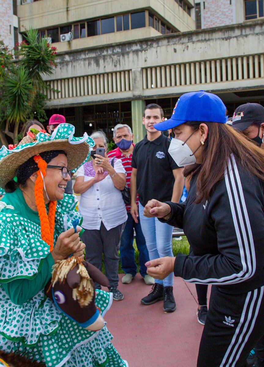 La 🅰️lcaldesa <a href="/gestionperfecta/">Carmen Meléndez</a> informó que El Plan Vacacional Comunitario 2022 culminó este #25Sep en el Parque Hugo Chávez, en la parroquia Coche, con la alegría de la danza y de nuestras tradiciones, Caracas es un verdadero mosaico cultural de todo el país.
#FronteraDePaz