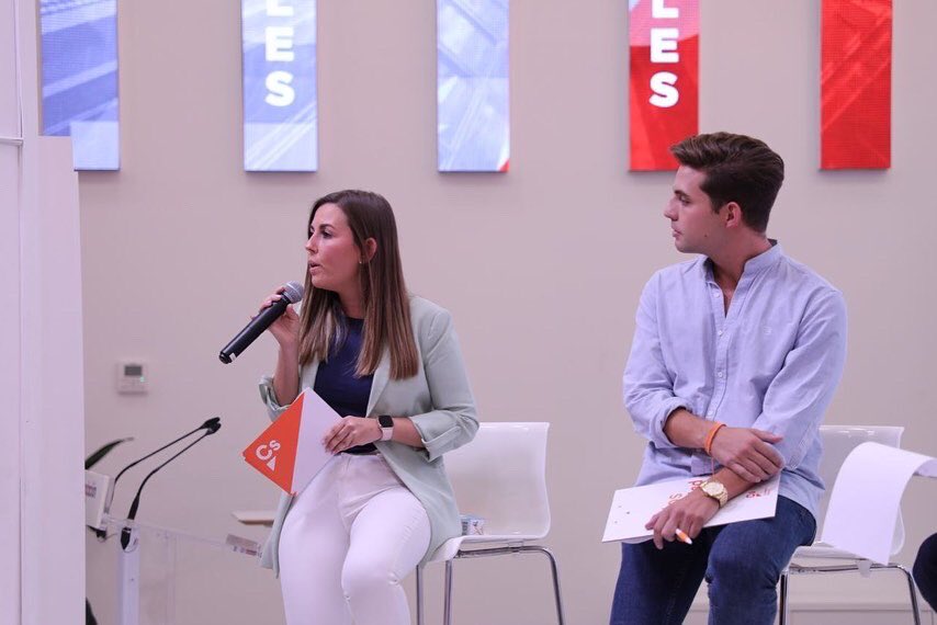JcsMadrid_'s tweet photo. 🗣 El pasado viernes tuvo lugar el debate entre candidatos a coordinador nacional de @jovenesCs 

 🗳 ¡Recuerda que puedes votar hasta mañana a las 10:00 am!

#PrimariasJcs 

📲 https://t.co/g4rGfBCCXy https://t.co/yRkxqm4ayg