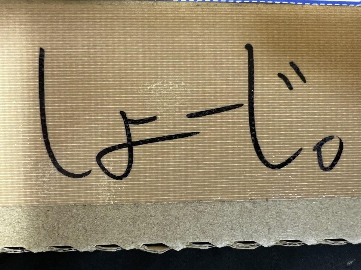martin349's tweet photo. 🍒ご報告🍒

留守中に以下のものが届きました😭
しばらく手が震えて「なんで？」しか頭の中浮かばなくて。。。
開けたら号泣でした😭😭

推しのこの世にひとつしかない手作りのもの♥️
しかもサプライズ。
宛先用紙の下にしょーじ。さんのネームが🥰

みんなを代表して大事にします💕

@lol_shoji https://t.co/ZOQTL21VKh