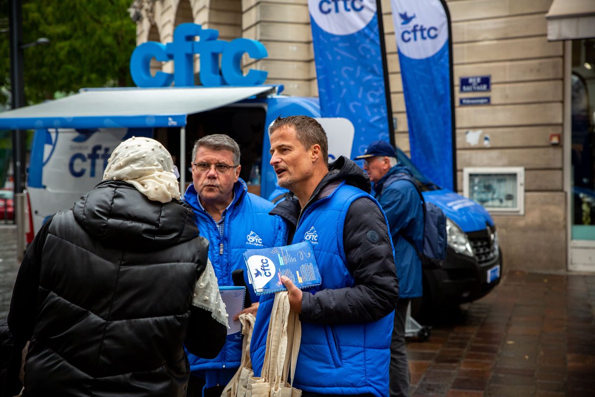 SyndicatCFTC's tweet photo. Conclusion d'un week-end bleu et blanc dans l'Est de la #France ce samedi 24 septembre ! 
Notre équipe de militants a investi le centre-ville de #Mulhouse pour faire connaitre le @SyndicatCFTC et sa vision du #syndicalisme constructif. https://t.co/RobtUKYR0A