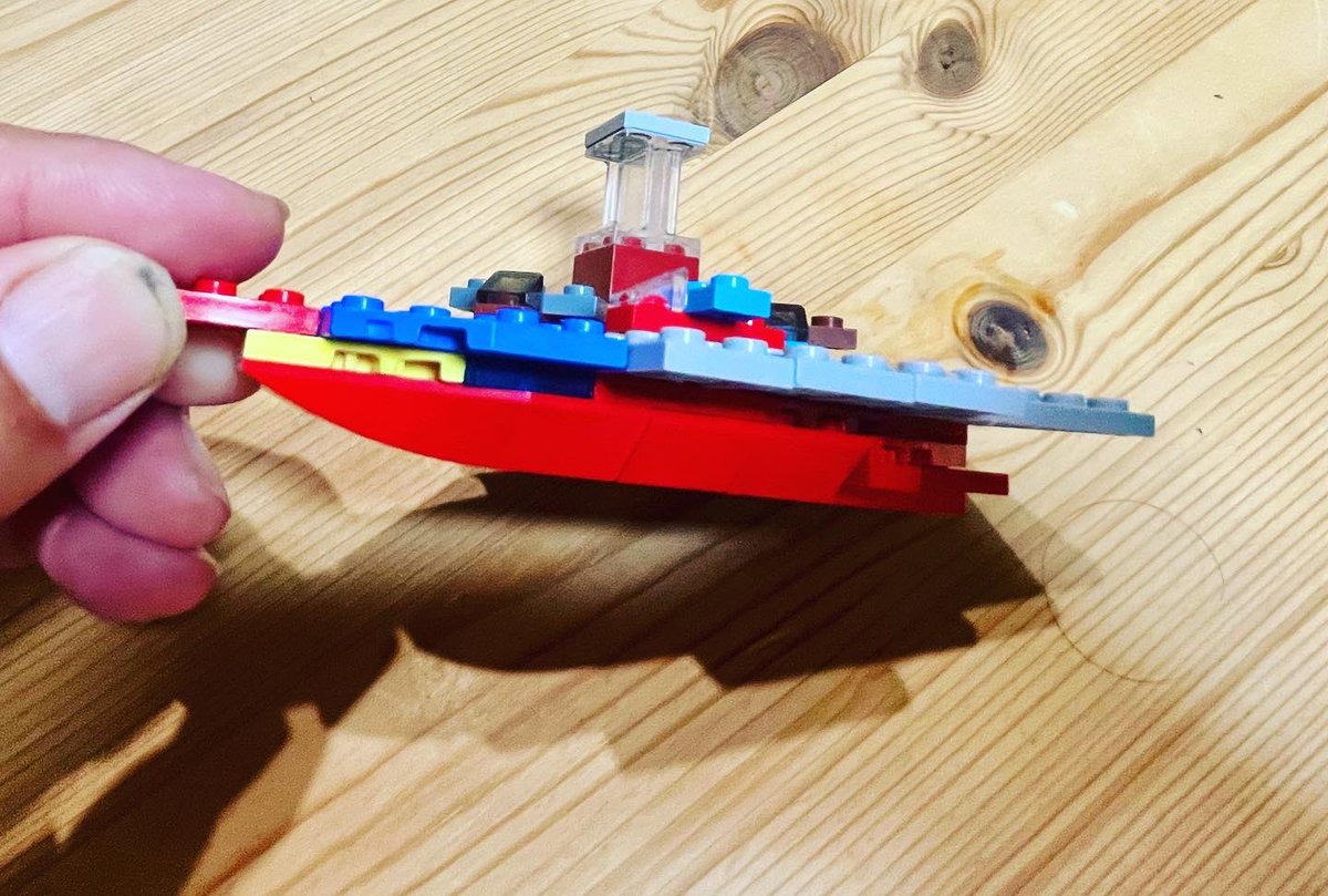 sotalegobuilder's tweet image. ちびっ子レゴビルダー「SOTA」が作る設計図の無いデザイン

#ミニ空母
#ミニ戦闘機

#写真のみが設計図
#SOTA_LEGOBUILDER
#LEGOBUILDER
#lego