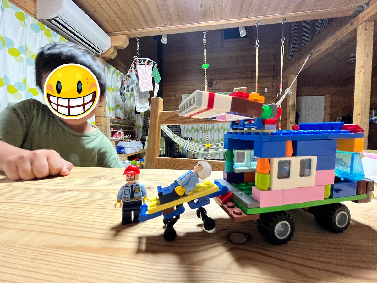 sotalegobuilder's tweet image. ちびっ子レゴビルダー「SOTA」が作る設計図の無いデザイン

#救急車

#写真のみが設計図
#SOTA_LEGOBUILDER
#LEGOBUILDER
#lego