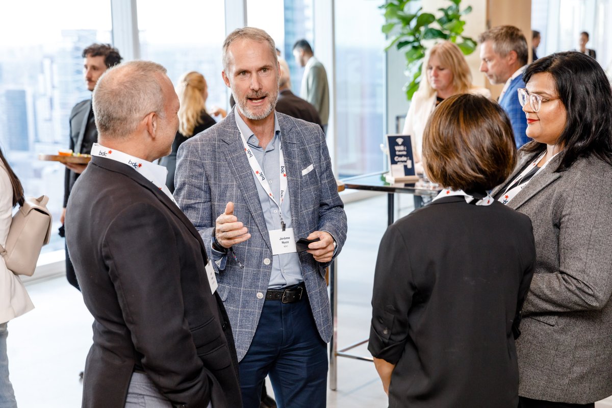 je_nycz's tweet photo. It was a pleasure to reconnect with some Toronto colleagues at the Thrive launch cocktail. Congratulations again to @michelle_scarb and her team at @BDC_Capital for leading this important initiative. Looking forward to what we can accomplish together! #ThrivePlatform https://t.co/aYAEHY41WR