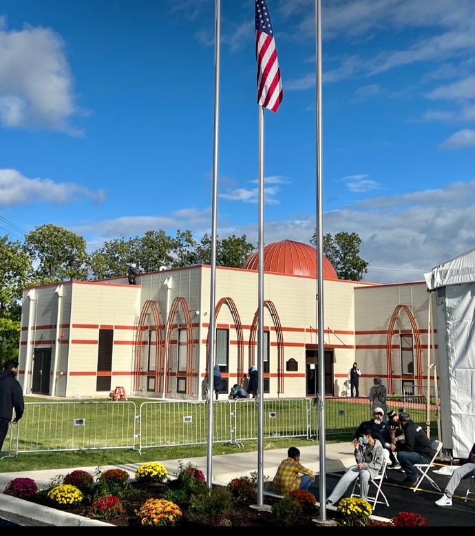 man_qureshi's tweet photo. Two Mosques being inaugurated in USA in two weeks. Chaudhry sahib will be welcome to pray in them because unlike him we can’t go against the Holy Quran and restrict someone from a Mosque.
(Beautiful Fathe Azeem Mosque in Zion, Illinois)
#Pakistan #Hypocrisy https://t.co/HAPiEsR6q3