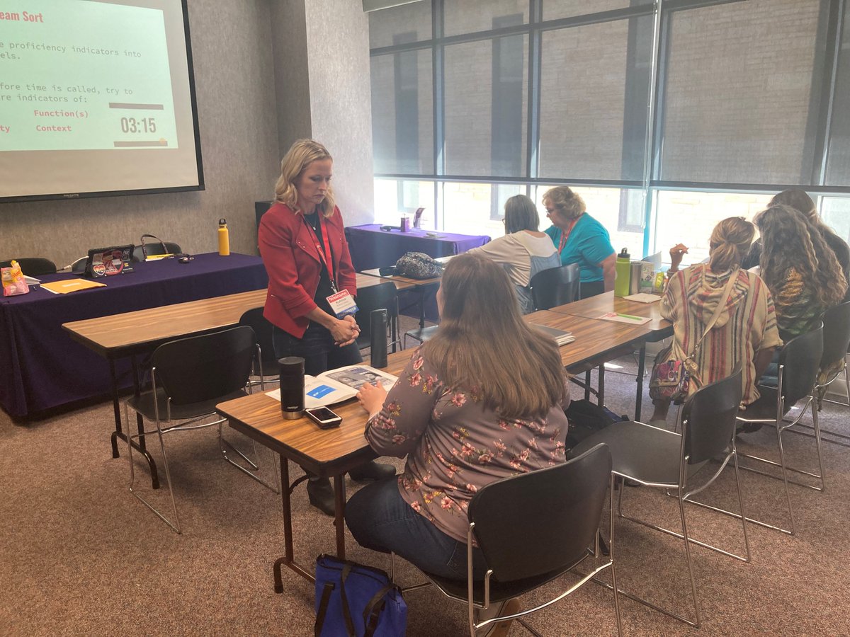 OlatheWl's tweet photo. Katrina Carey, French teacher at Olathe East, presents at KSWLA regarding how to help students ‘level up’ their language proficiency.  Way to go Katrina!   @WorldLanguageOE https://t.co/ZBu2A5aNsm