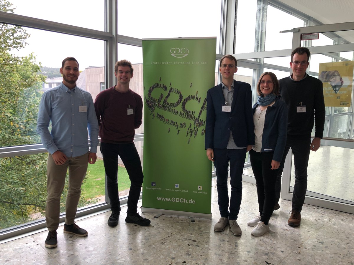 bresien_lab's tweet photo. Visit our posters at the 21st Conference on Inorganic Chemistry in Marburg:
Monday:
Basti: W006
Jan: W118
Edgar: W182
Tuesday:
Liesa: W029
Jonas: W155
#InorganicChemistryConference2022 #Woehler @SchulzGroup @bresien_lab @GDCh_aktuell @JungeWohler #ChemTwitter https://t.co/fVXP5N3wFI