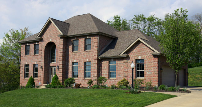 DE_Gifford's tweet photo. Today's American dream involves a $400K house, an $80K SUV and a bigger garage for that SUV. Somehow spending $5,000 on a cargo bike to get around is viewed as extravagant &amp; entitled. Weird. https://t.co/4NNOJ64BhO
