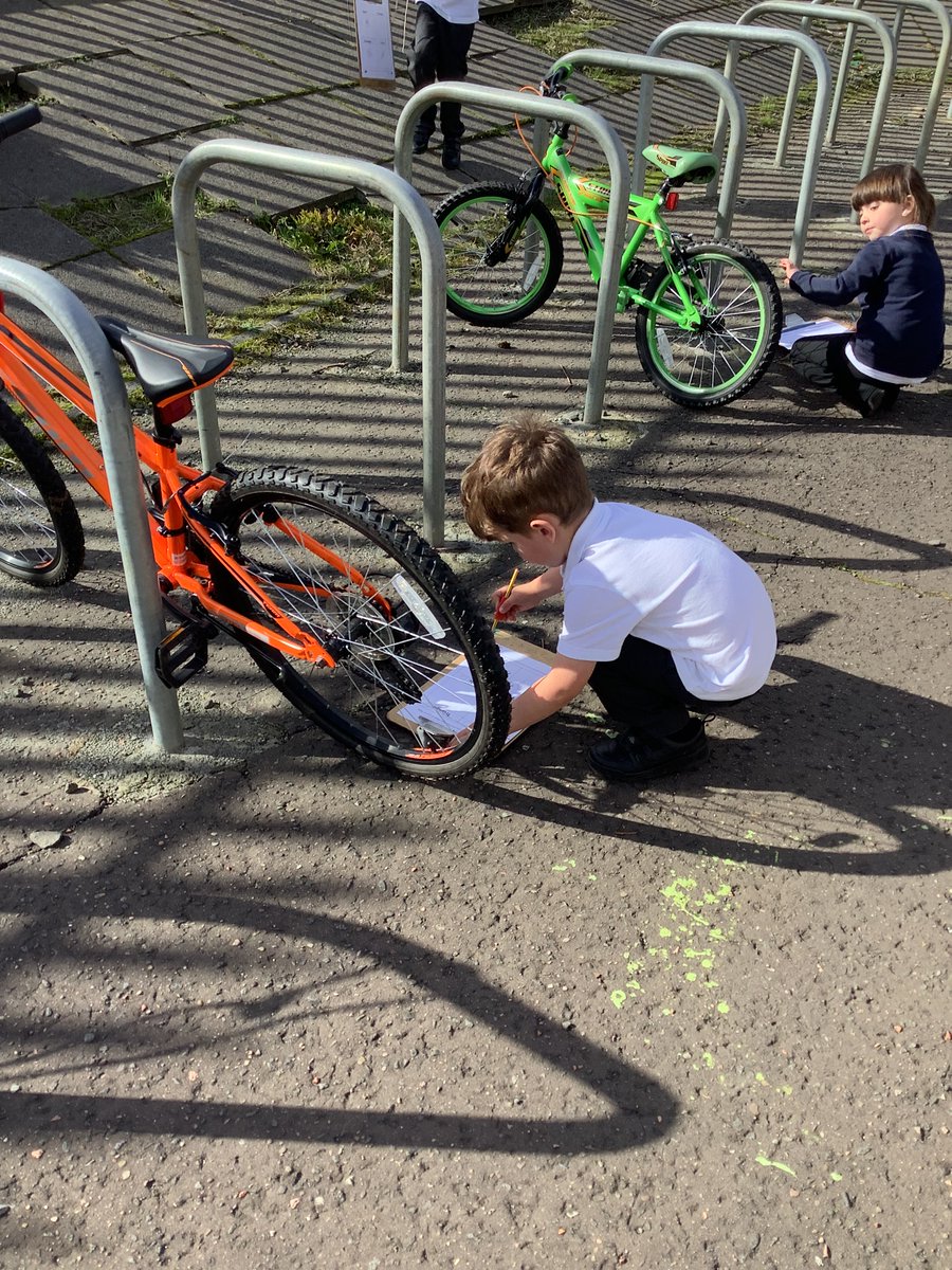 MrsMacaulayCPS's tweet photo. Primary 1A have been learning about shapes and enjoyed their shape hunt in the playground this afternoon. @carmondean_ps @mathsweekscot https://t.co/0yS9zFIRYY