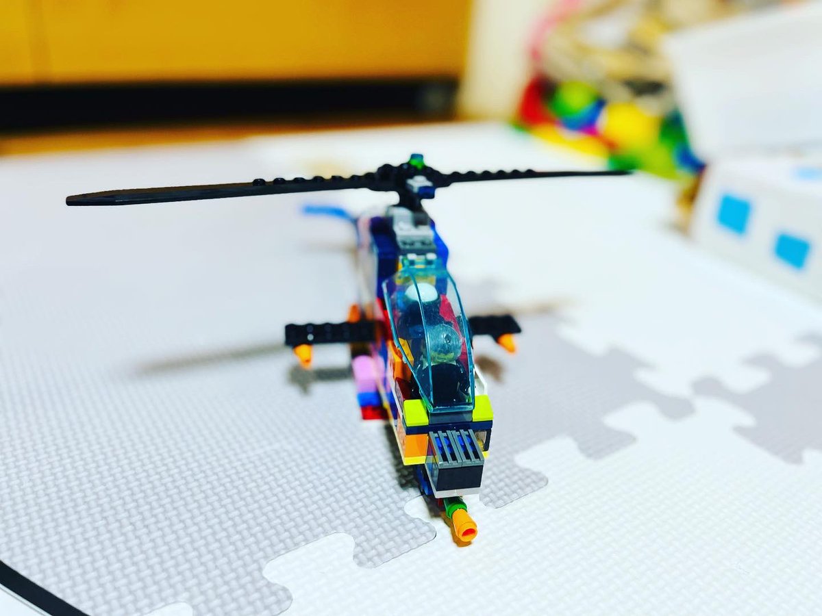 sotalegobuilder's tweet image. ちびっ子レゴビルダー「SOTA」が作る設計図の無いデザイン

#ヘリコプター
#コブラ
#ah1s 
#ah1sコブラ 

#写真のみが設計図
#SOTA_LEGOBUILDER
#LEGOBUILDER
#lego