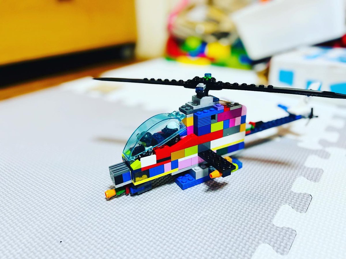 sotalegobuilder's tweet image. ちびっ子レゴビルダー「SOTA」が作る設計図の無いデザイン

#ヘリコプター
#コブラ
#ah1s 
#ah1sコブラ 

#写真のみが設計図
#SOTA_LEGOBUILDER
#LEGOBUILDER
#lego