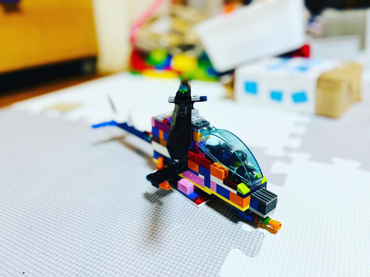 sotalegobuilder's tweet image. ちびっ子レゴビルダー「SOTA」が作る設計図の無いデザイン

#ヘリコプター
#コブラ
#ah1s 
#ah1sコブラ 

#写真のみが設計図
#SOTA_LEGOBUILDER
#LEGOBUILDER
#lego